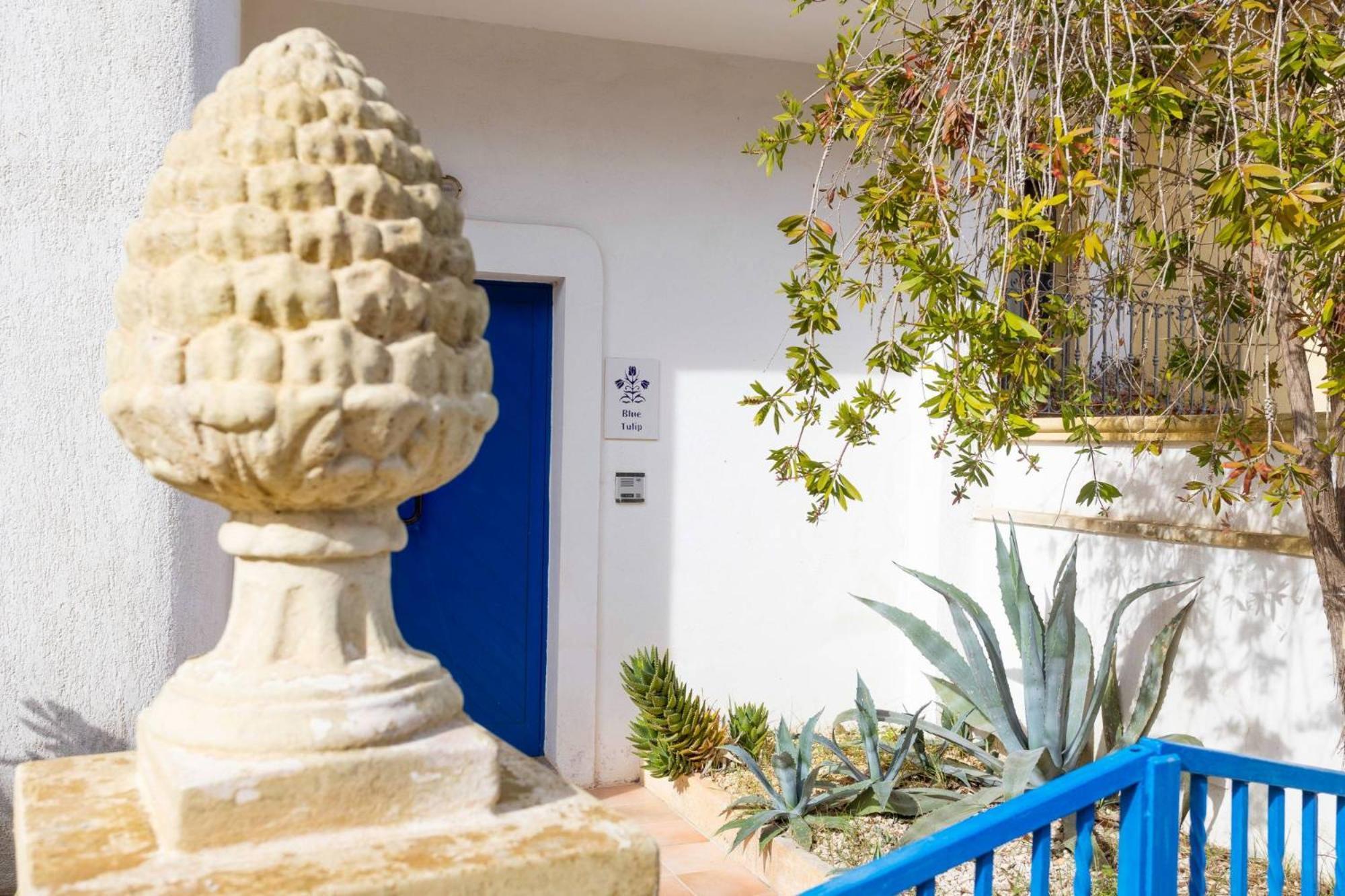 Villa Blue Tulip - Luxury Big House With Garden & Pool Casamassella Exterior foto